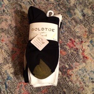 Gold Toe Women’s Black and White Casual Socks - 6 Pair